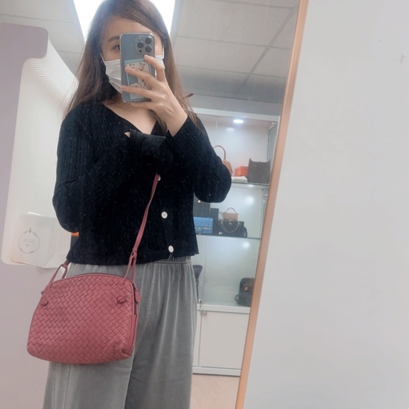 Bv cassette 粉色編織格斜挎包-14