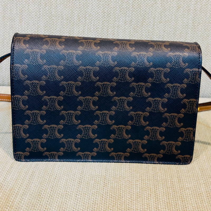 Celine Triomphe 平滑羊皮 信封包 WOC 風琴包-6