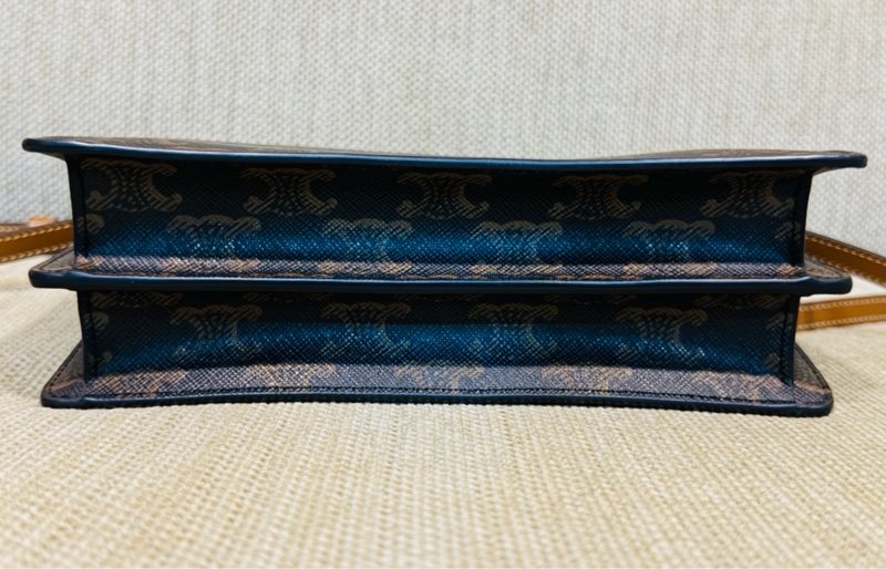 Celine Triomphe 平滑羊皮 信封包 WOC 風琴包-8