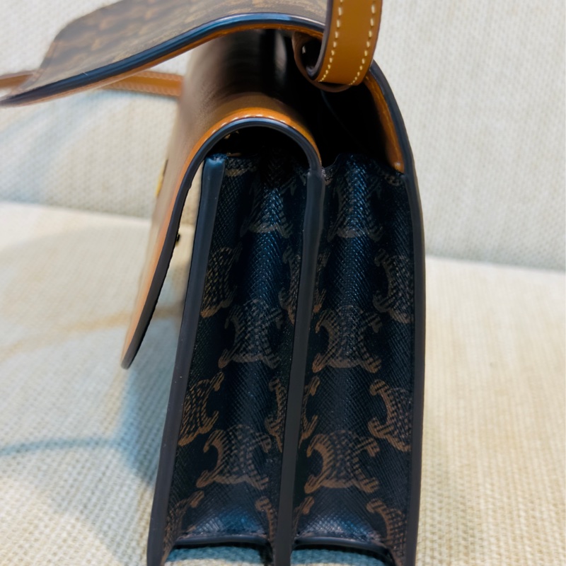 Celine Triomphe 平滑羊皮 信封包 WOC 風琴包-9