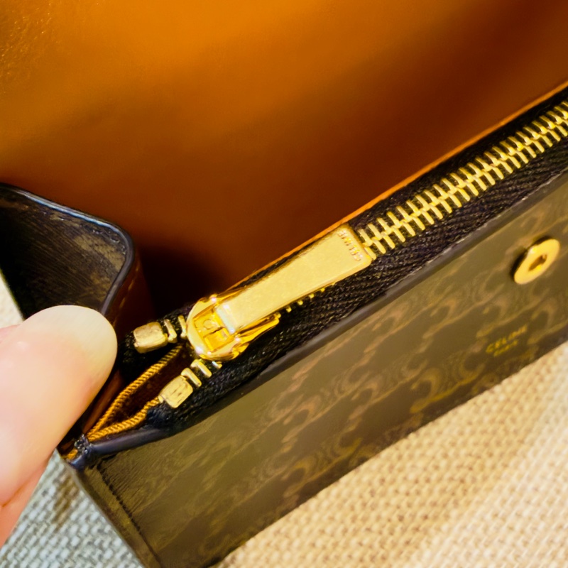 Celine Triomphe 平滑羊皮 信封包 WOC 風琴包-15