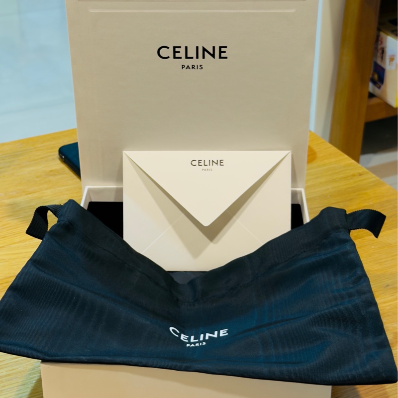 Celine Triomphe 平滑羊皮 信封包 WOC 風琴包-19