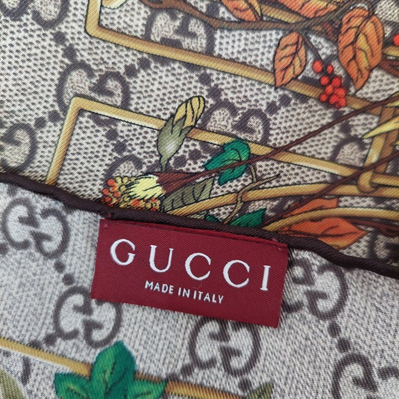 GUCCI 古馳 印花桑蠶絲斜紋方巾~95新閒置品-25