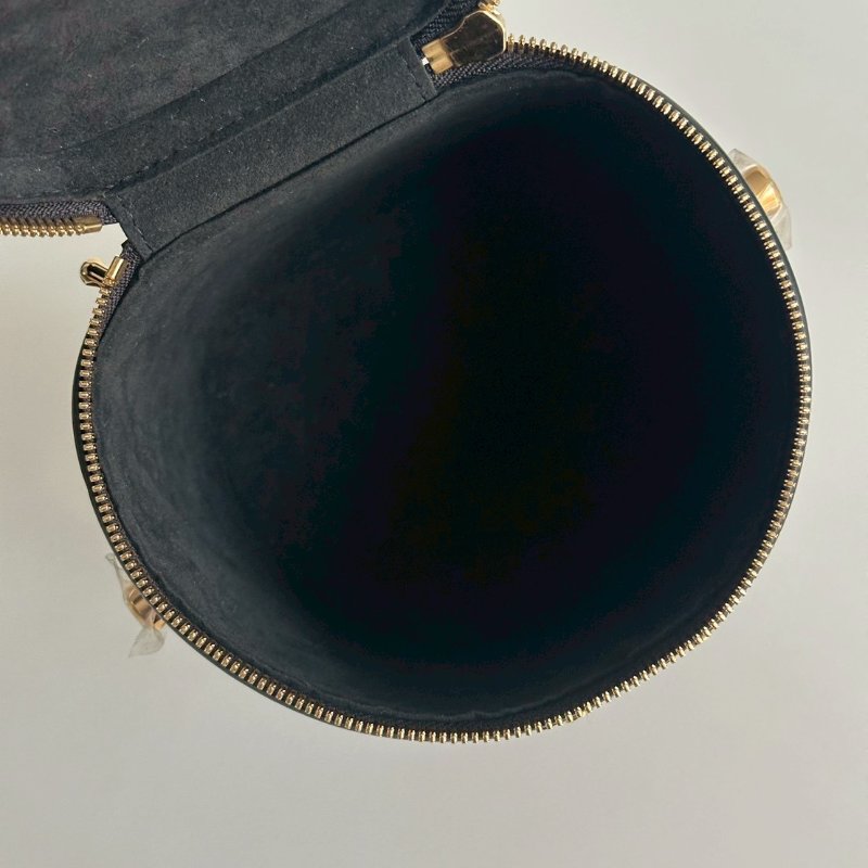 99新🆕 芯片款✨ Louis Vuitton LV 路易威登 Cannes 圓筒包-7