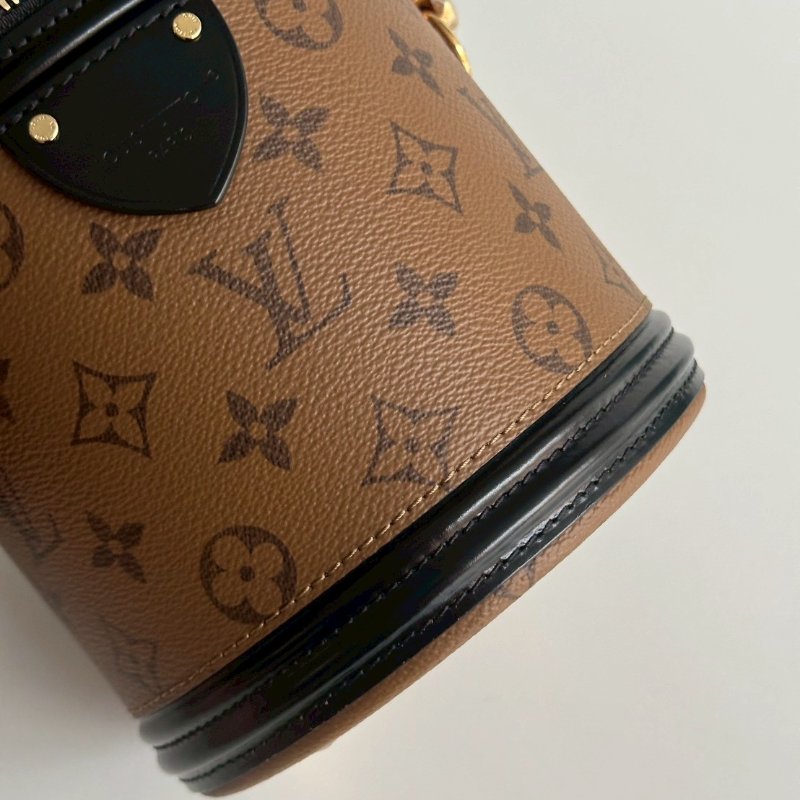 99新🆕 芯片款✨ Louis Vuitton LV 路易威登 Cannes 圓筒包-8