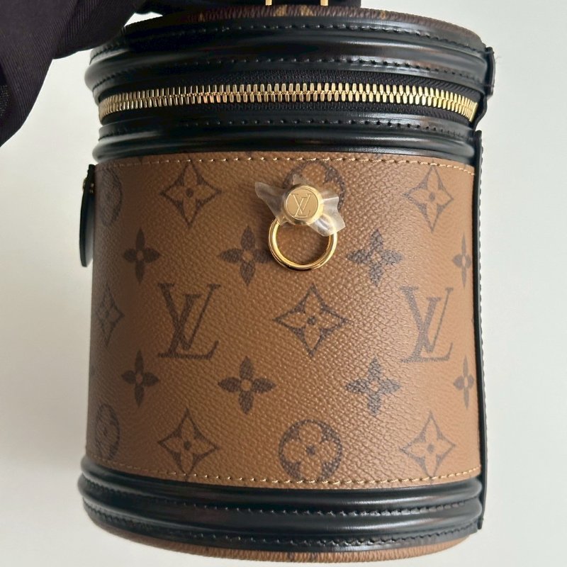 99新🆕 芯片款✨ Louis Vuitton LV 路易威登 Cannes 圓筒包-15