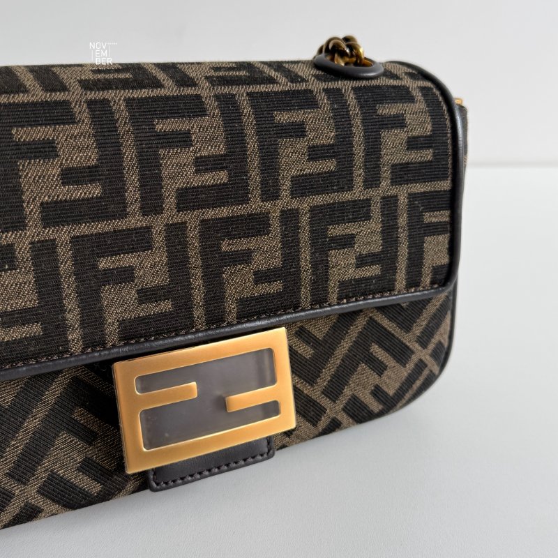 99新🆕 Fendi 芬迪 Baguette 老花法棍包 中號-3