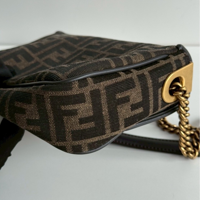 99新🆕 Fendi 芬迪 Baguette 老花法棍包 中號-12