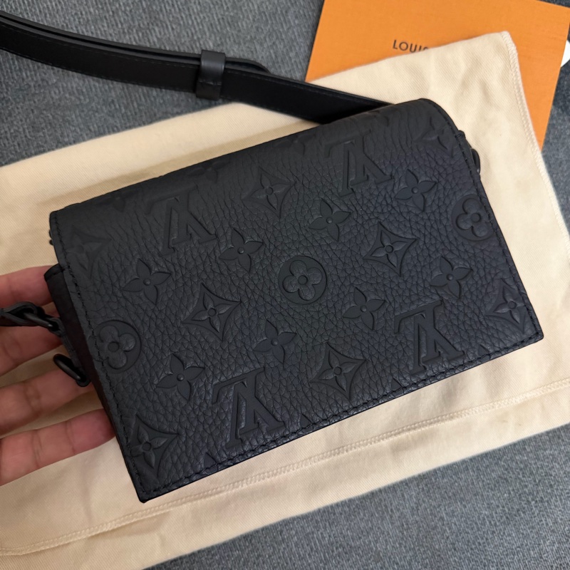 Lv黑原花壓紋Steamer肩背包(M81746)芯片款-2