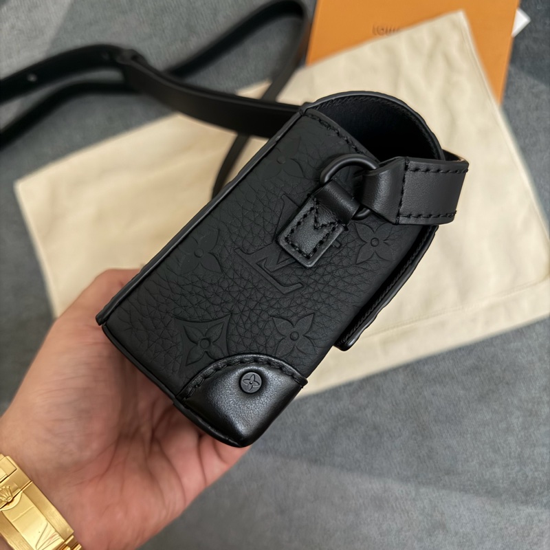 Lv黑原花壓紋Steamer肩背包(M81746)芯片款-5