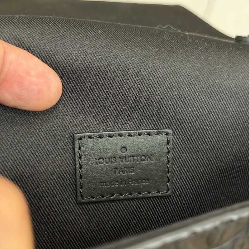 Lv黑原花壓紋Steamer肩背包(M81746)芯片款-10