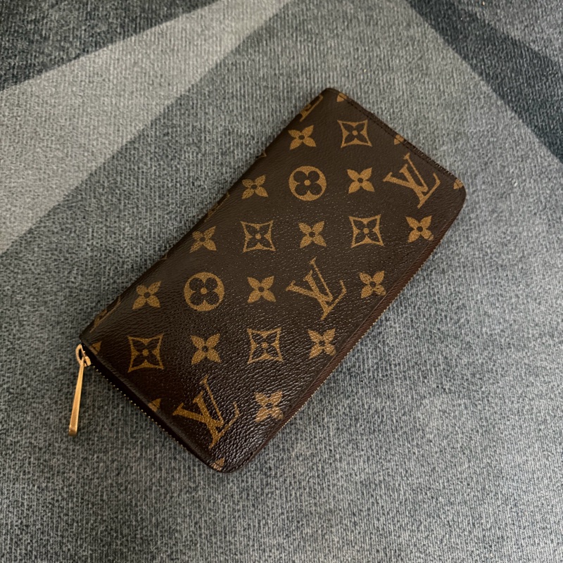 Lv老花拉鍊長夾 (M60017)-0