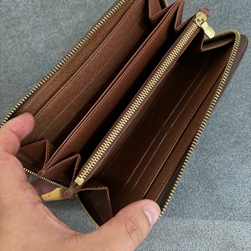 Lv老花拉鍊長夾 (M60017)-5