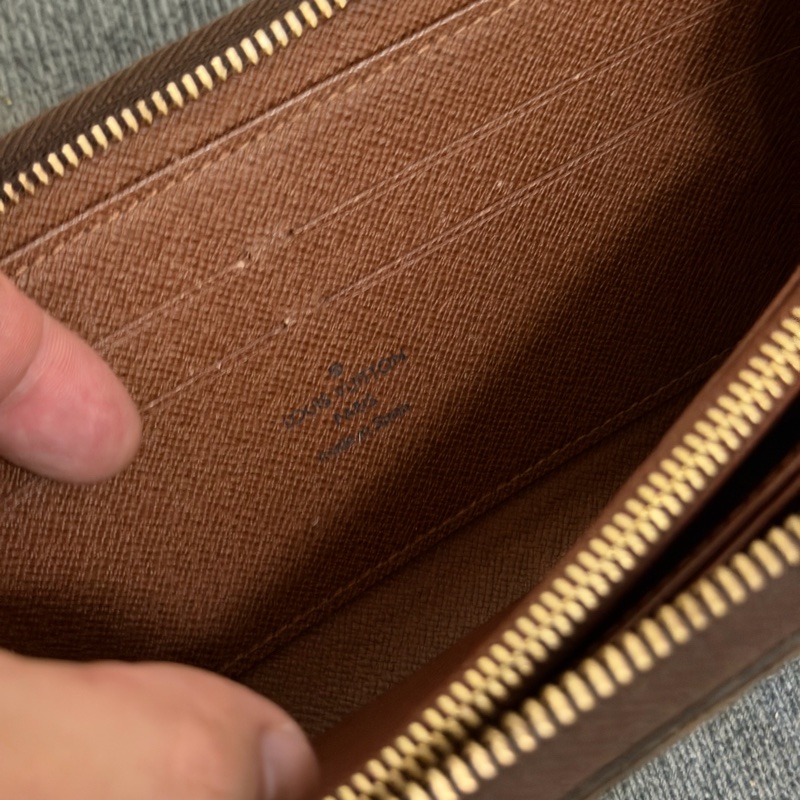 Lv老花拉鍊長夾 (M60017)-7