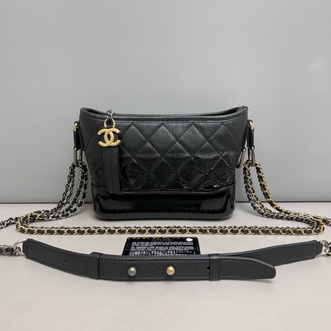 🌷甜價保卡款！Chanel 香奈兒 Gabrielle 流浪包 黑金荔枝皮 漸層 小號