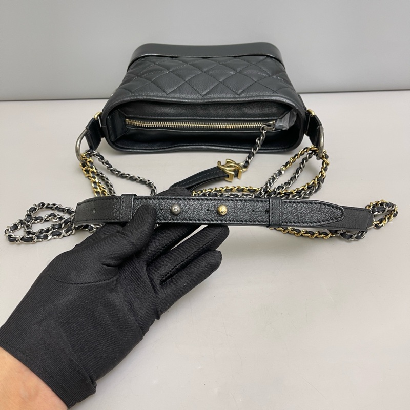 🌷甜價保卡款!Chanel 香奈兒 Gabrielle 流浪包 黑金荔枝皮 漸層 小號-7