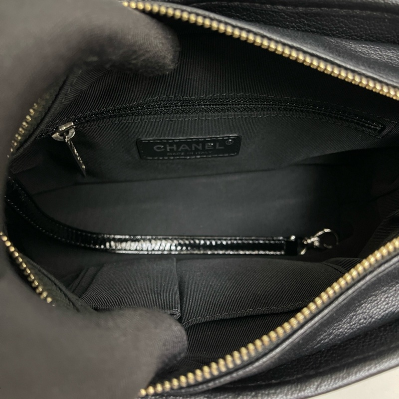 🌷甜價保卡款!Chanel 香奈兒 Gabrielle 流浪包 黑金荔枝皮 漸層 小號-8