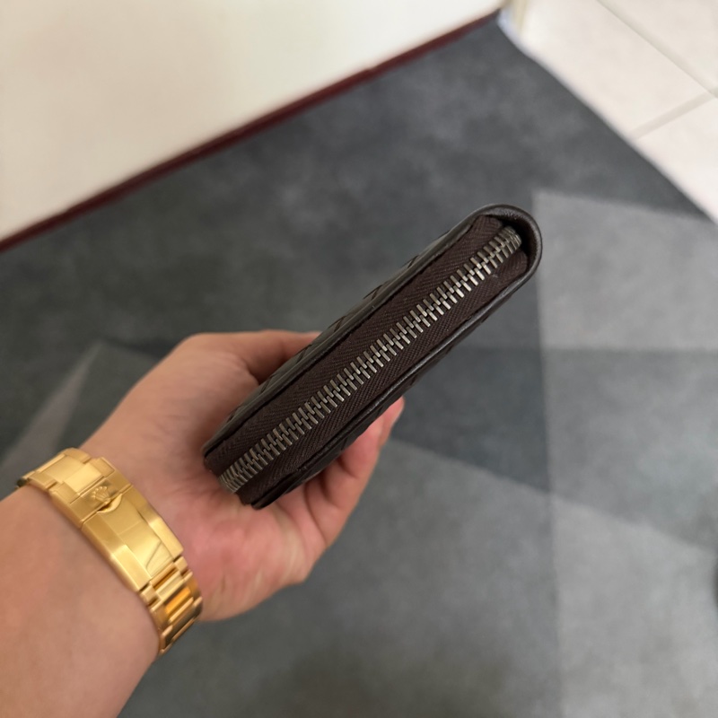 Bv經典深棕色編織拉鍊長夾-4