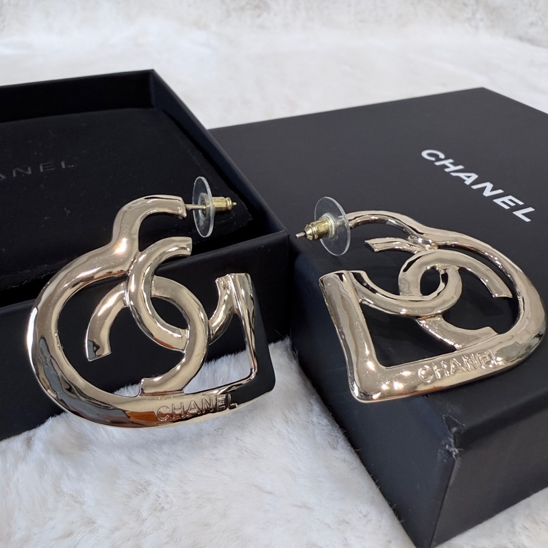 Chanel✨2022愛心耳釘針式耳環-1