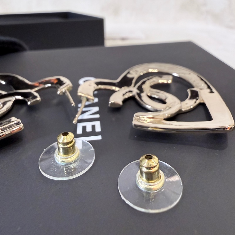 Chanel✨2022愛心耳釘針式耳環-11