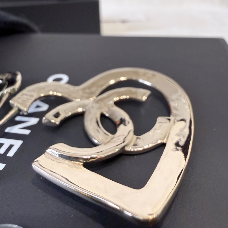 Chanel✨2022愛心耳釘針式耳環-12