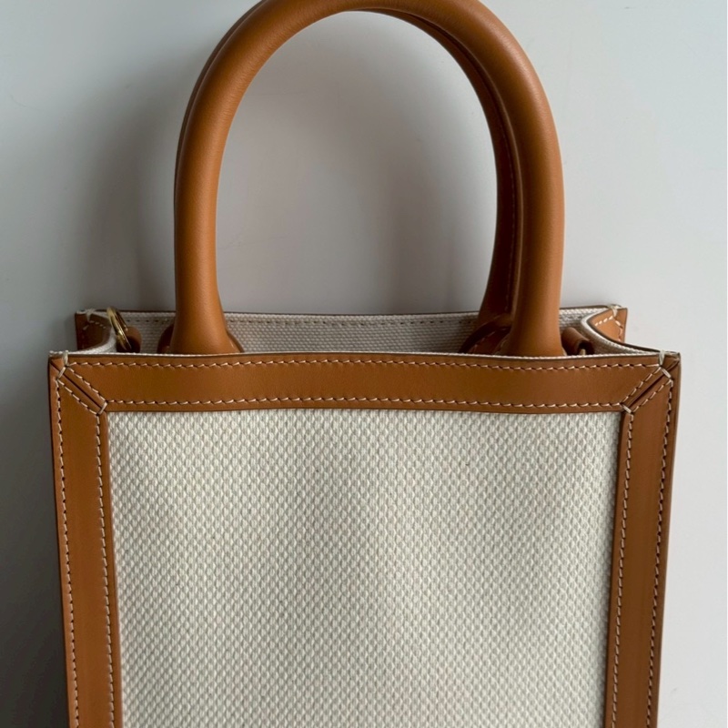 99新🆕 Celine 瑟琳 Mini Cabas Vertical 迷你琴譜包 白棕色-8