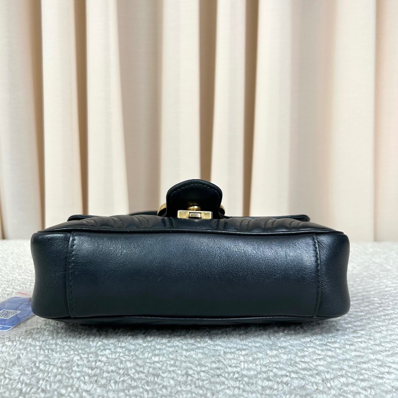 古馳GUCCI馬蒙22單肩斜挎包 古金色的經典雙G標誌 整體飽滿又精緻 出門輕便又百搭-4