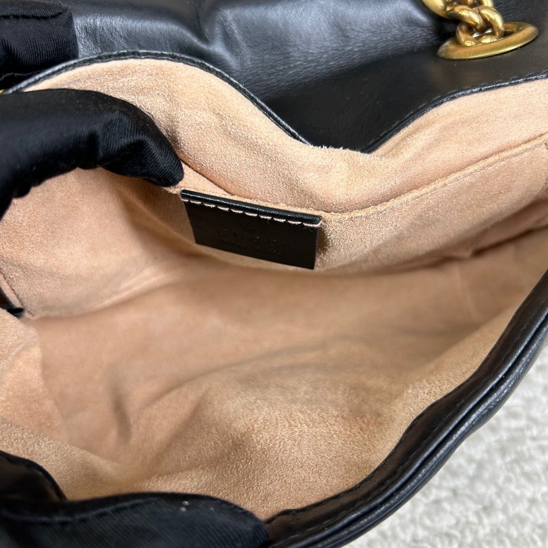 古馳GUCCI馬蒙22單肩斜挎包 古金色的經典雙G標誌 整體飽滿又精緻 出門輕便又百搭-12