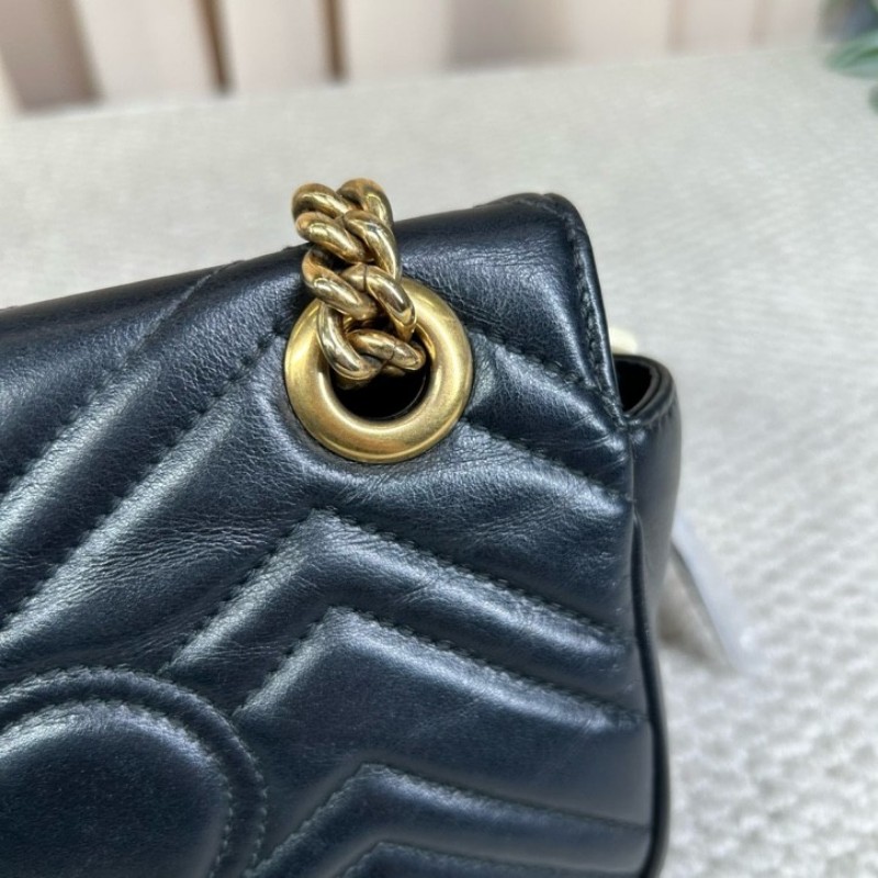 古馳GUCCI馬蒙22單肩斜挎包 古金色的經典雙G標誌 整體飽滿又精緻 出門輕便又百搭-13