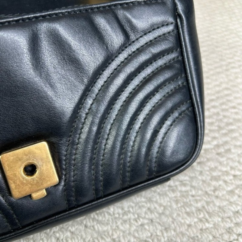 古馳GUCCI馬蒙22單肩斜挎包 古金色的經典雙G標誌 整體飽滿又精緻 出門輕便又百搭-15