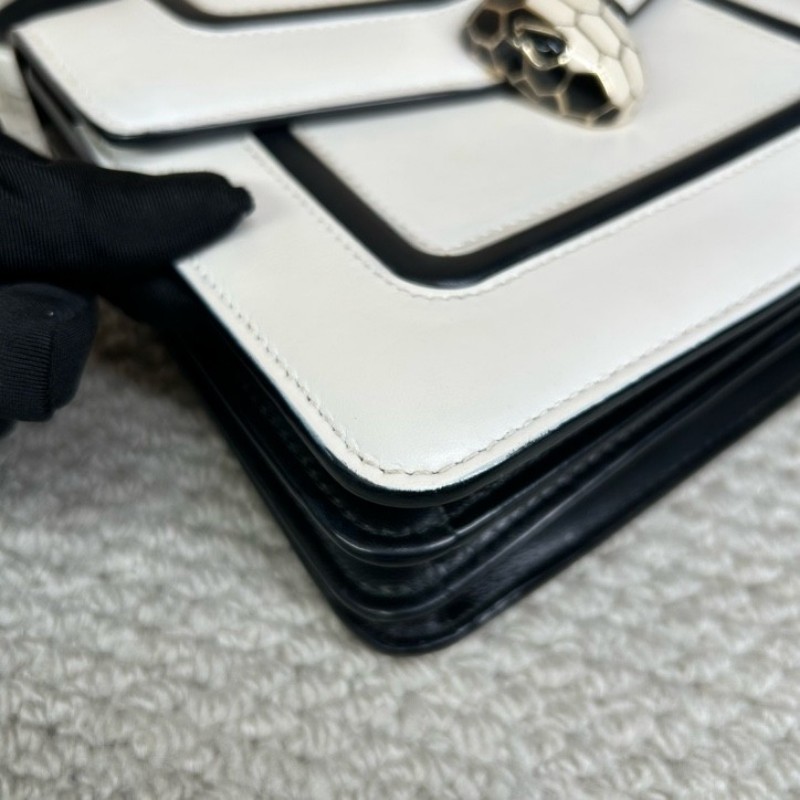 寶格麗BVLGARI黑白拼色蛇頭風琴包 銀色鏈條肩帶 可單肩可斜挎 容量實用 日常通勤百搭氣質款-7