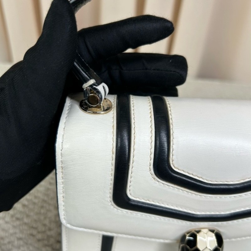 寶格麗BVLGARI黑白拼色蛇頭風琴包 銀色鏈條肩帶 可單肩可斜挎 容量實用 日常通勤百搭氣質款-14