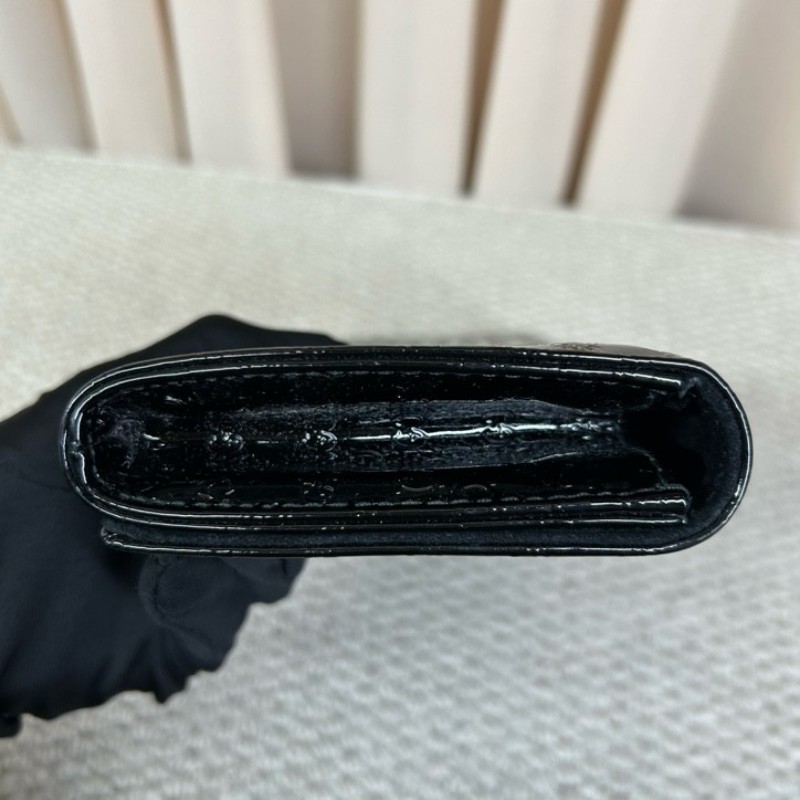 古馳Gucci黑色漆皮雙G壓紋手拿包 經典優雅 漆皮材質 晚宴搭配不要太好看 適合各種場合 女王氣場全開-3