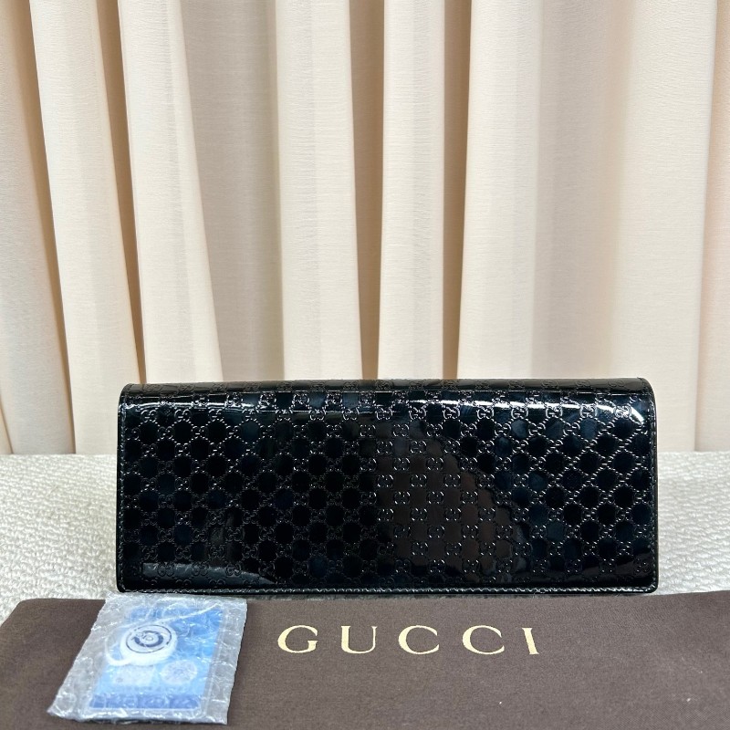 古馳Gucci黑色漆皮雙G壓紋手拿包 經典優雅 漆皮材質 晚宴搭配不要太好看 適合各種場合 女王氣場全開-5
