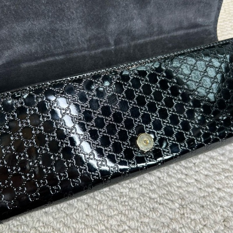 古馳Gucci黑色漆皮雙G壓紋手拿包 經典優雅 漆皮材質 晚宴搭配不要太好看 適合各種場合 女王氣場全開-15