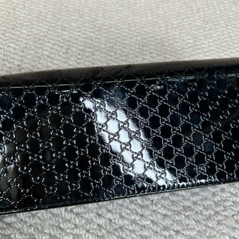 古馳Gucci黑色漆皮雙G壓紋手拿包 經典優雅 漆皮材質 晚宴搭配不要太好看 適合各種場合 女王氣場全開-19