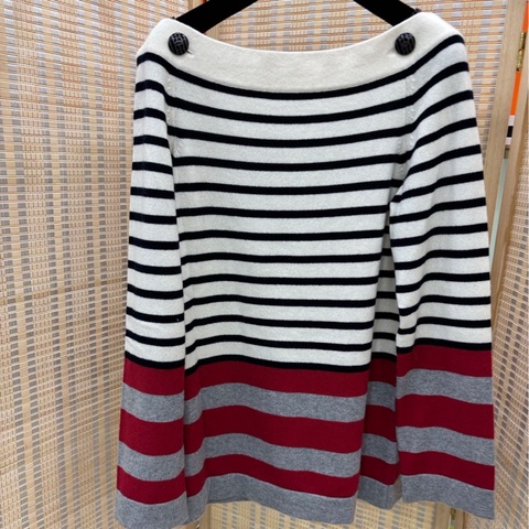 Chanel 香奈兒一字肩鏈條條紋羊絨毛衣上衣 36碼