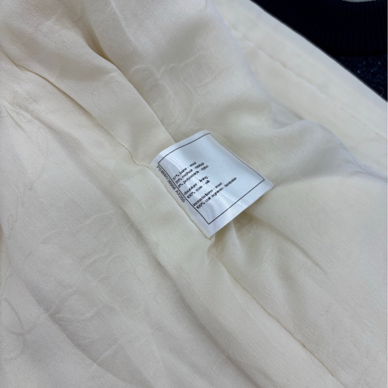 Chanel 香奈兒秀款薩爾斯堡高級手工坊系列外套。 36碼-3