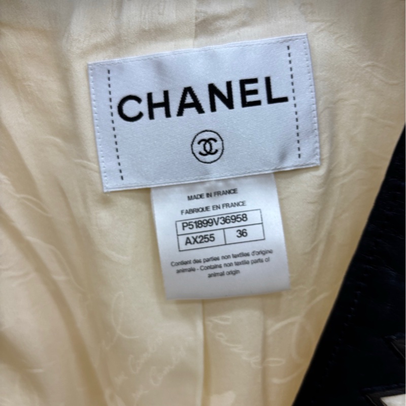 Chanel 香奈兒秀款薩爾斯堡高級手工坊系列外套。 36碼-4