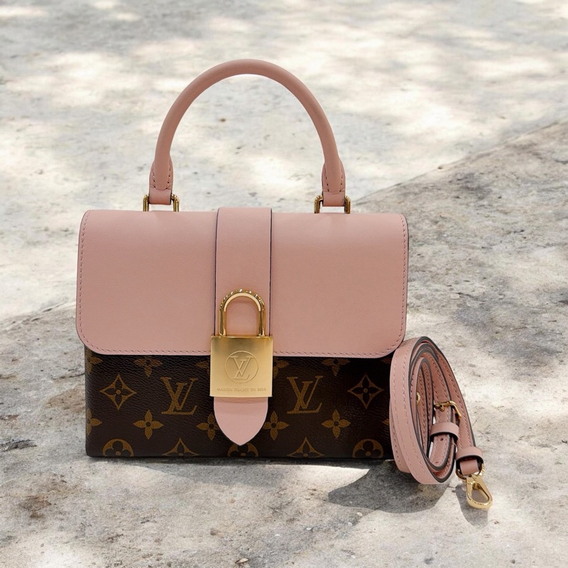 莉亞精品♡LV Locky BB粉 二手美包-0