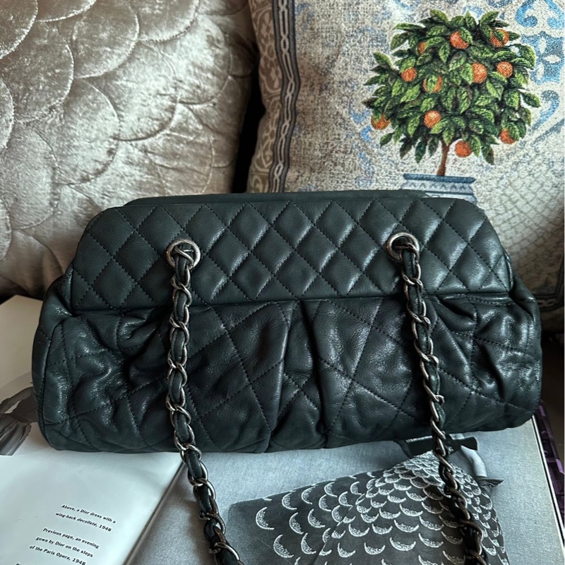 香奈兒包 鏈條包 有專櫃發票 保齡球包 肩背包 腋下包 斜背包 香奈兒 中古包 二手包 Chanel East-West chain shoulder bag with receipt-12