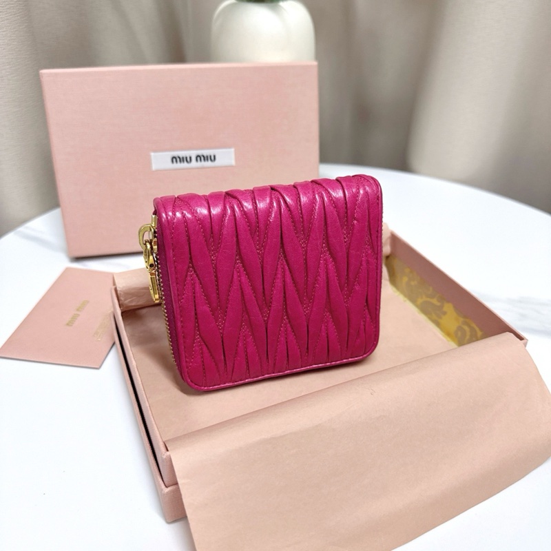 99新 Miumiu繆繆 經典款 玫紅色短款 錢包-1