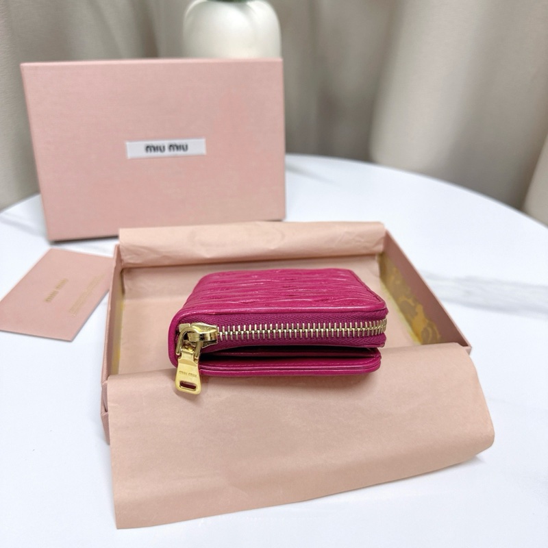 99新 Miumiu繆繆 經典款 玫紅色短款 錢包-2