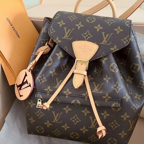 LV原花磁釦束口抽繩簍空吊牌後背包M45501