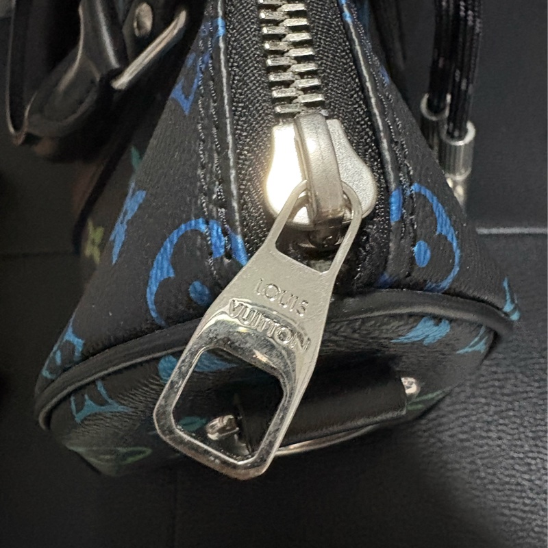 Louis Vuitton 漸層黑老花Keepall 25 單肩包 M13935-3