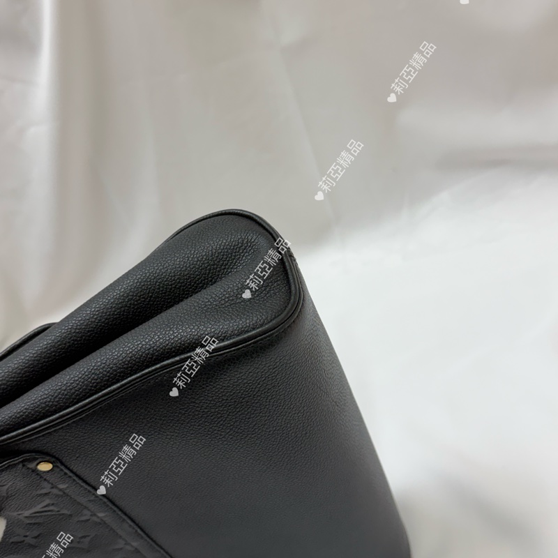 莉亞精品♡ LV germain 黑壓紋鏈條包 二手美包-11