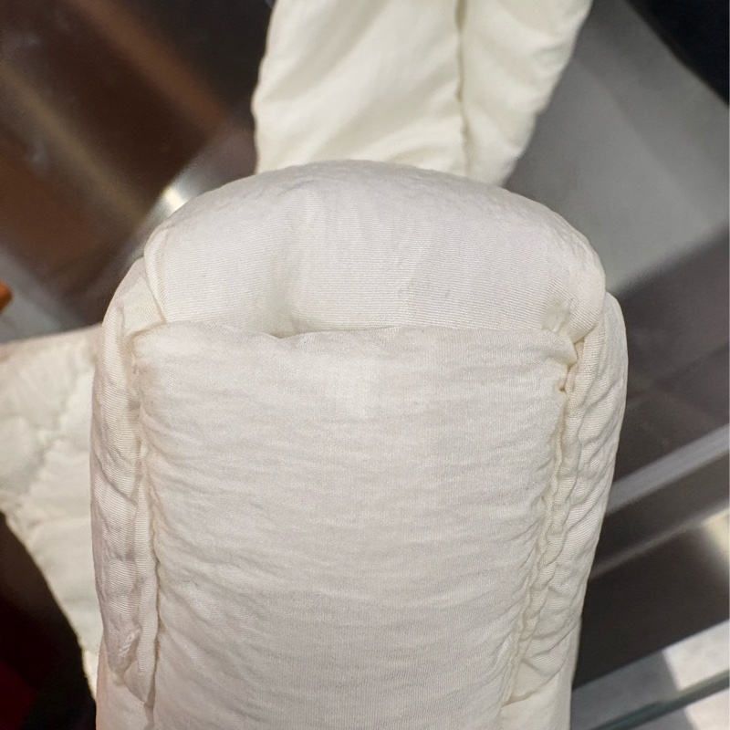 Bottega Veneta BV 枕頭白色小肩包-12