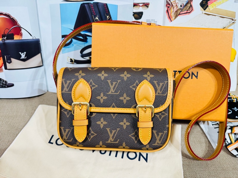 LV M26805 Satchel 經典老花翻蓋式斜背包/郵差包 98閒置品 芯片款-1