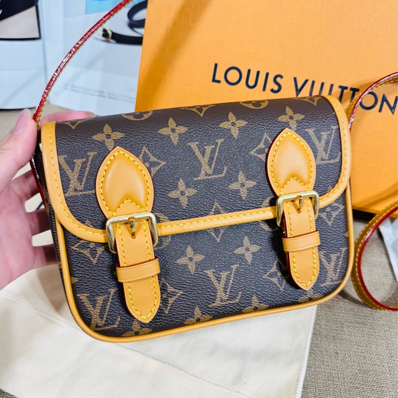 LV M26805 Satchel 經典老花翻蓋式斜背包/郵差包 98閒置品 芯片款-2