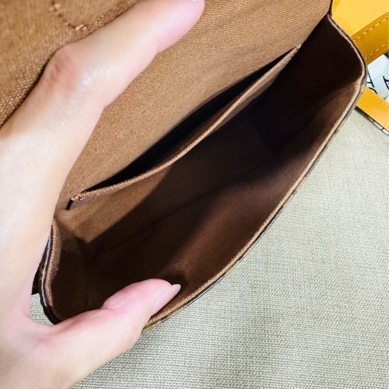 LV M26805 Satchel 經典老花翻蓋式斜背包/郵差包 98閒置品 芯片款-13